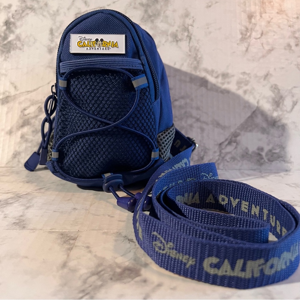 Disney‎ California Adventure Crossbody/Camera/Belt Bag Shoulder Strap Bl…